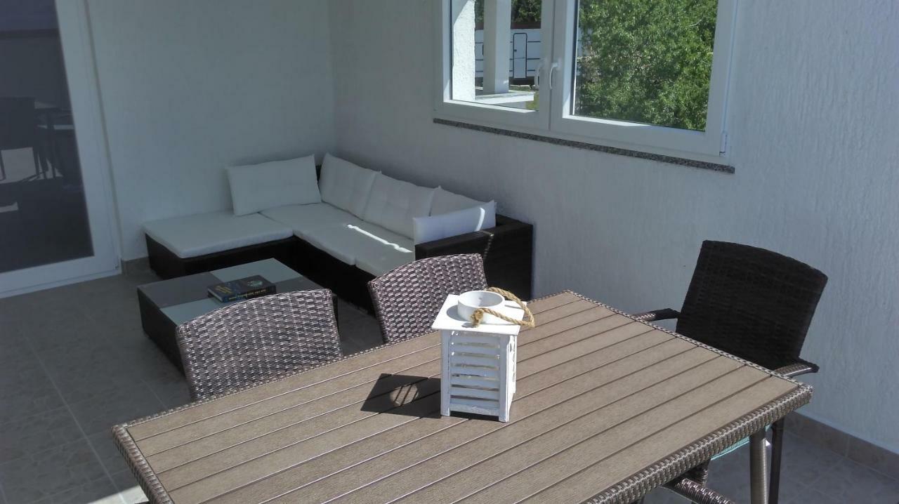 Apartment Mali Delfin