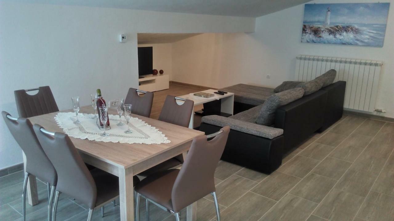 Apartment Mali Delfin