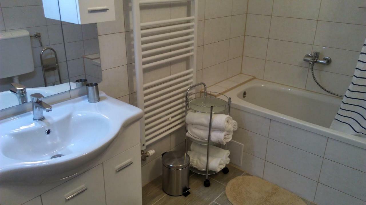 Apartment Mali Delfin *
