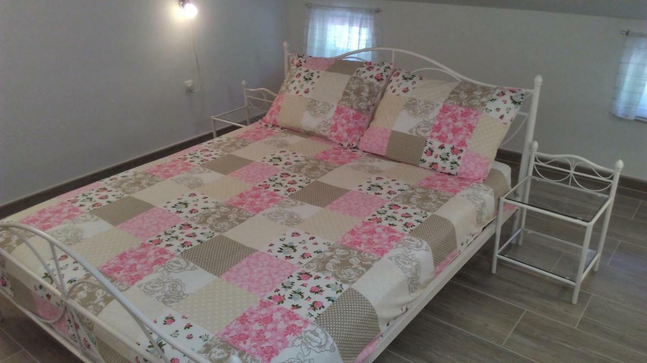 Apartment Mali Delfin *