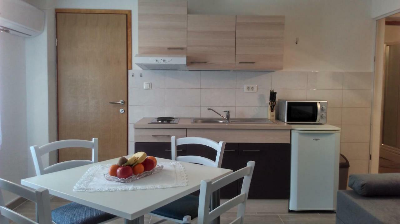 Apartment Mali Delfin *