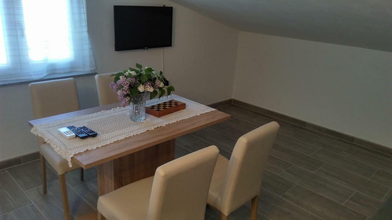 Mali Delfin Apartment